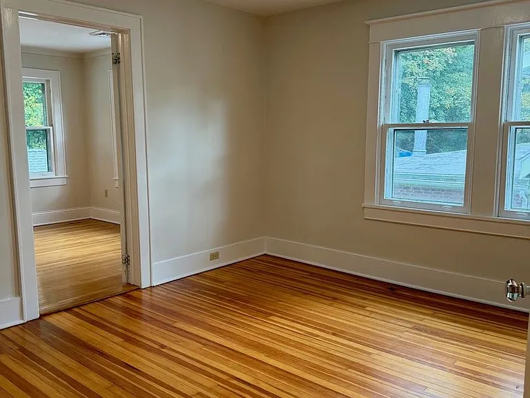302 Hasbrouck Ave — Photo 8