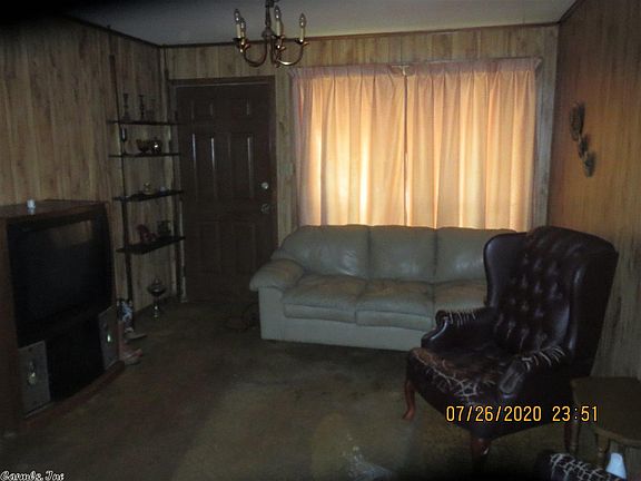 2nd image of 1404 Melrose Dr
