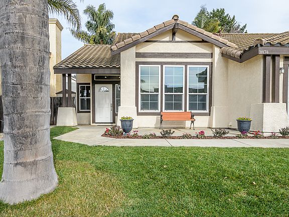 2nd image of 3874 Mira Loma Dr