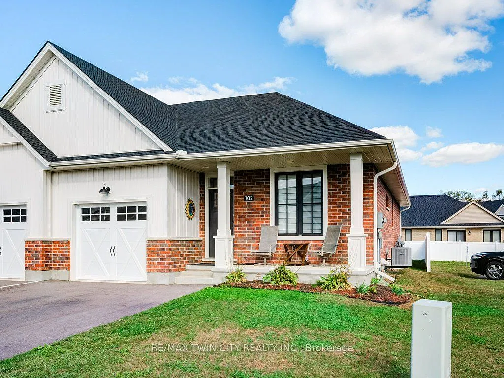 3 bed, $2,500 — Photo 2