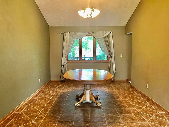 5th image of 7352 Countryshire Ln