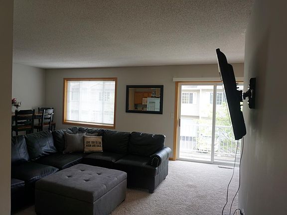 3rd image of 1579 County Road D E