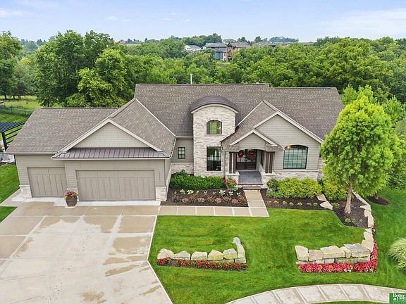 2nd image of 23423 Nancy Cir