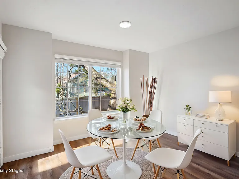 Water's Edge Townhomes — Photo 7