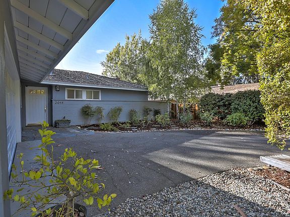 2nd image of 2055 Nassau Dr