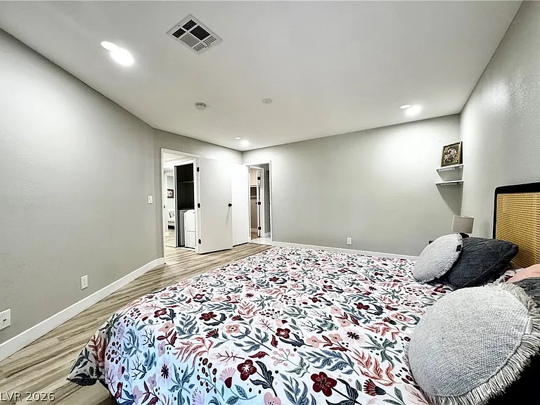 5181 Pioneer Ave #102 — Photo 20