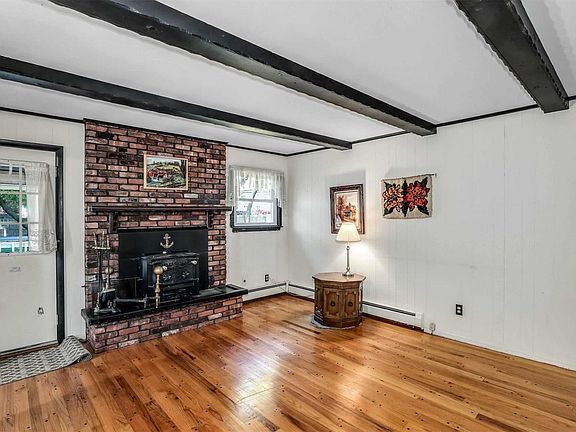 3rd image of 226 Tinton Pl