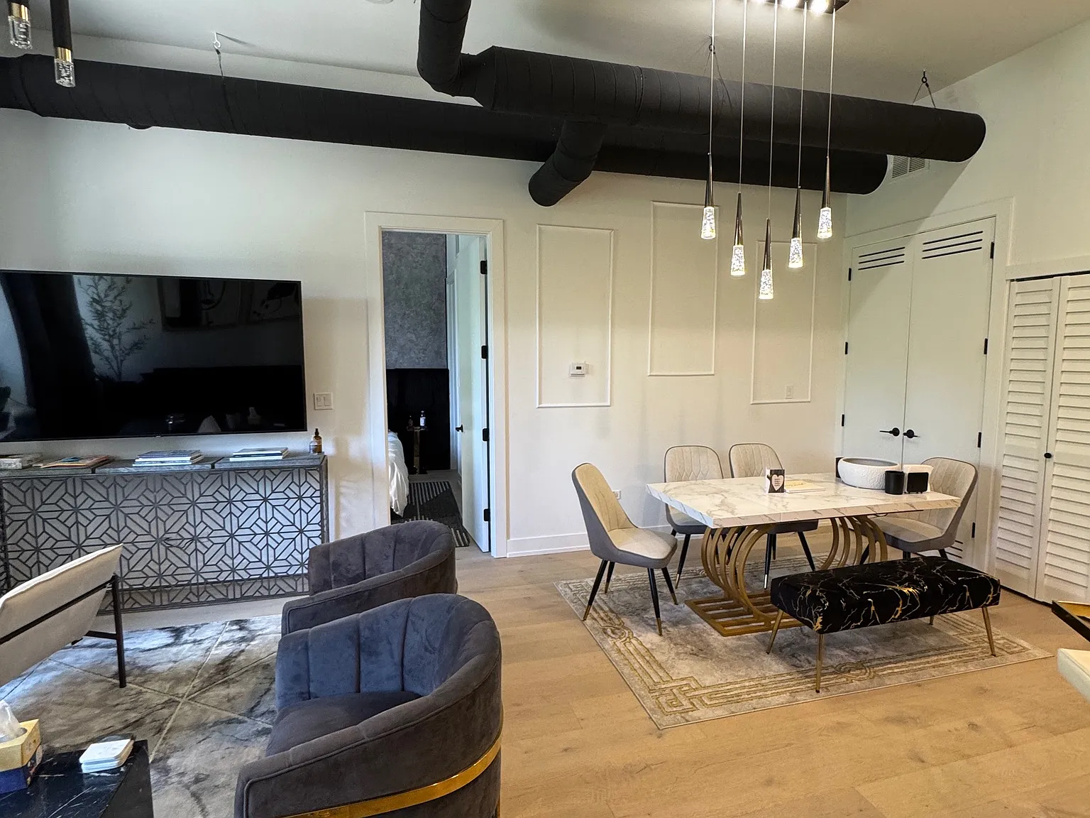 2 bed, 1200 sqft, $4,999 — Photo 3