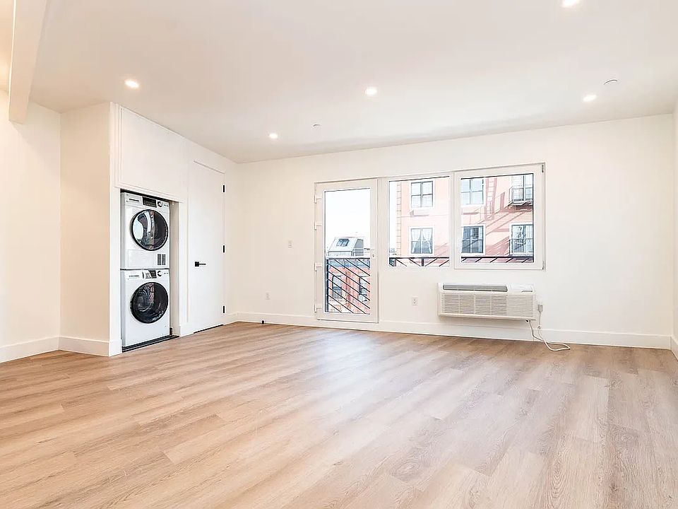 1st image of 28 Spencer Pl #2F