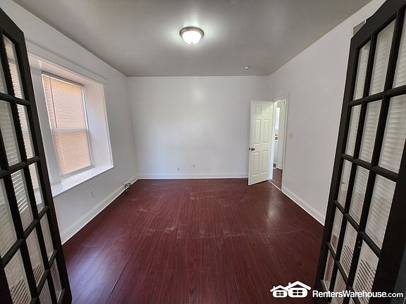 3rd image of 3147 Potomac St Unit 2F