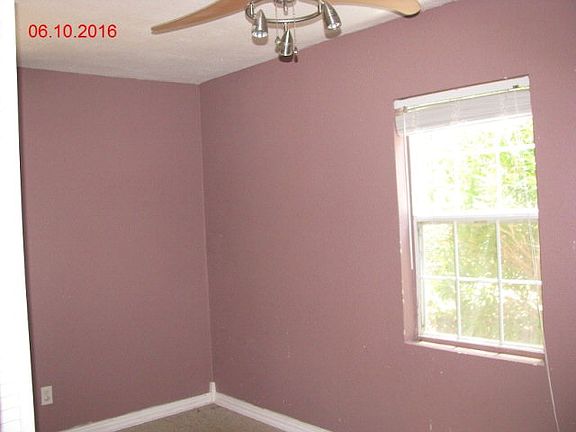 2nd image of 105 Harbor Dr