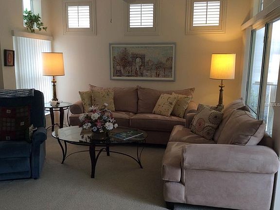 4th image of 828 W Charing Cross Cir
