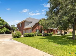 123 Northwood Dr, Cuero, TX 77954