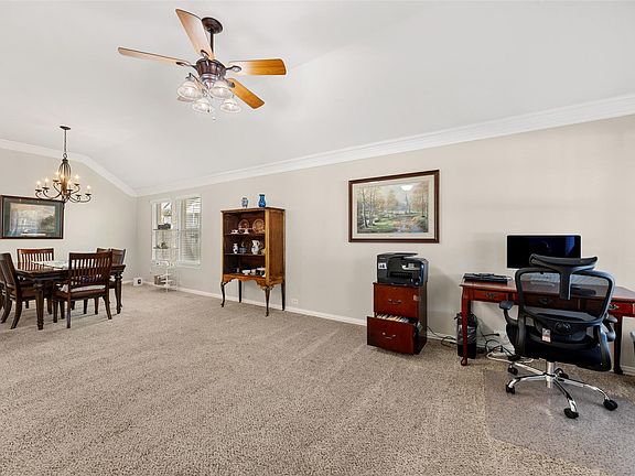 5th image of 914 Fort Hill Ln