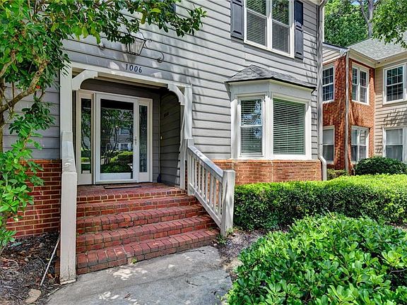 4th image of 1006 Camden Ct