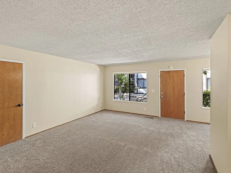 Park Plaza Apartments — Photo 54