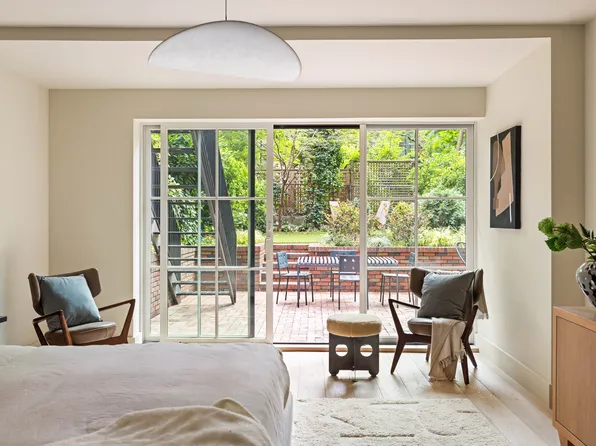 323 Clinton Street image 19 of 30