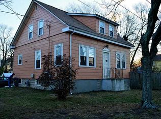 4 Birch St, Warwick, RI 02888