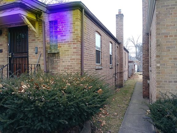 2nd image of 14316 S Dearborn St