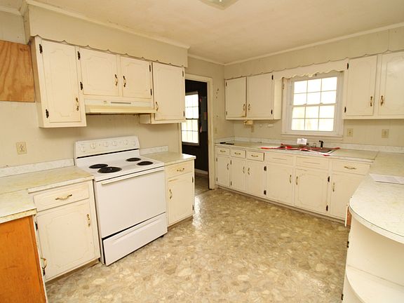 3rd image of 1010 Washington St