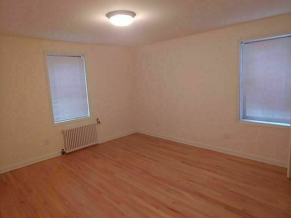 4th image of 4324 43rd St #301