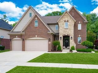 45726 Pentwater Dr, Macomb, MI 48044