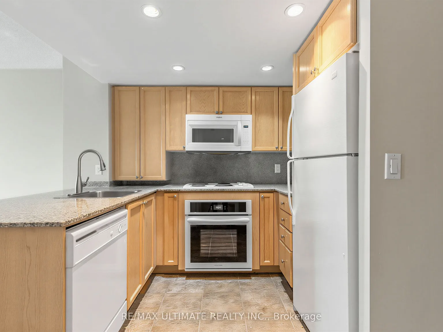 2 bed, $2,500 — Photo 4