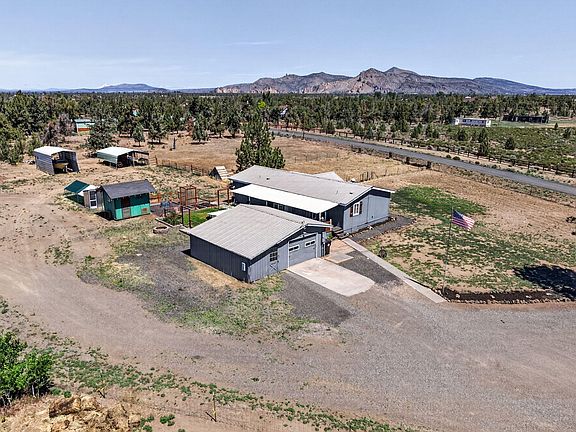 3rd image of 3381 NE 25th St