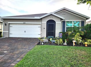 2841 NE Breezeway Cir, Ocean Breeze, FL 34957