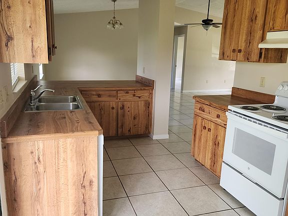4th image of 76 Riverview Dr