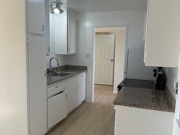 3rd image of 2604 Fruitvale Ave #301