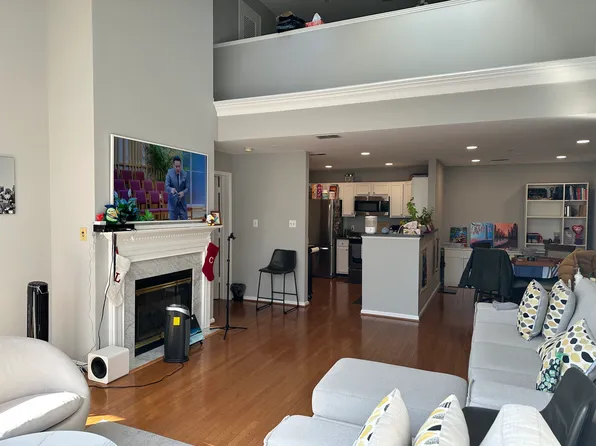 20404 Shore Harbour Dr APT L, Germantown, MD 20874