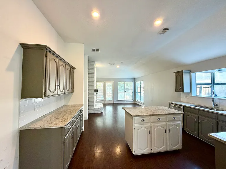 4232 Osborn Rd — Photo 9