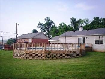 3rd image of 104 Julia Ln