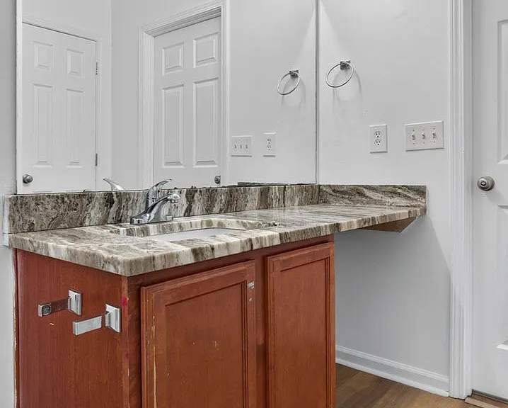 20 Kimpton Dr — Photo 16
