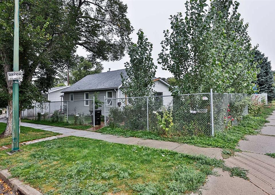 1st image of 1901 W 1st Ave N