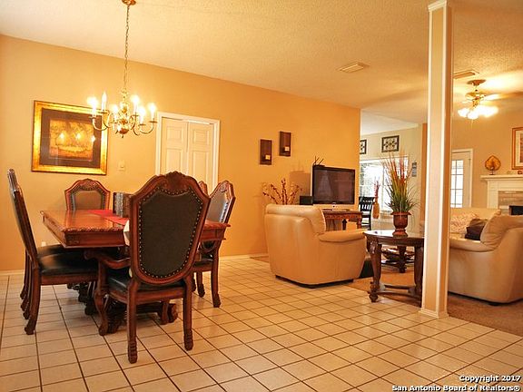 3rd image of 2125 Encino Cliff St