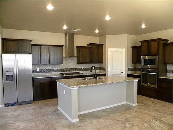 3rd image of 318 Silverhill Pl
