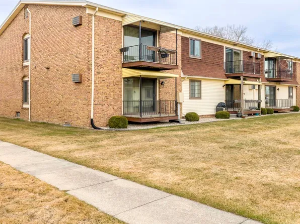 1900 River Rd APT E6, Marysville, MI 48040