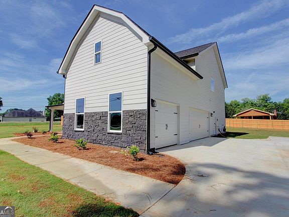 2nd image of 23 Woodland Rd