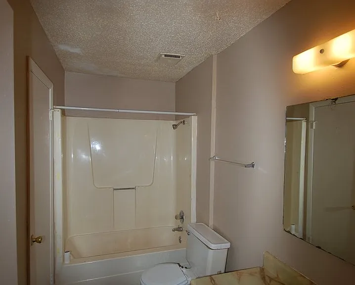 3423 Chandler St — Photo 7