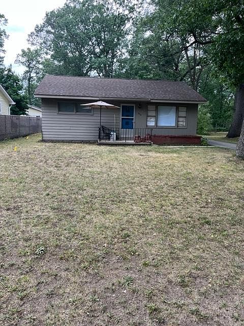 Front view of the rental space.