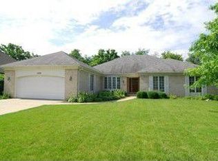 1254 Challenge Rd, Batavia, IL 60510