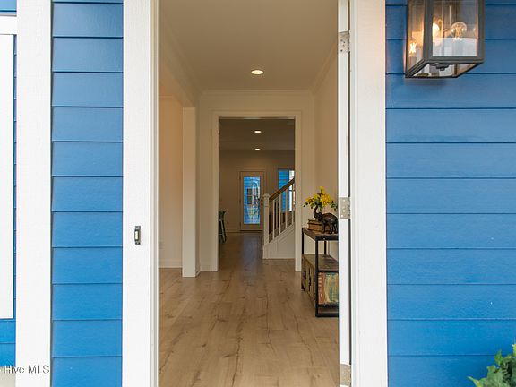 5th image of 768 Wharton Avenue