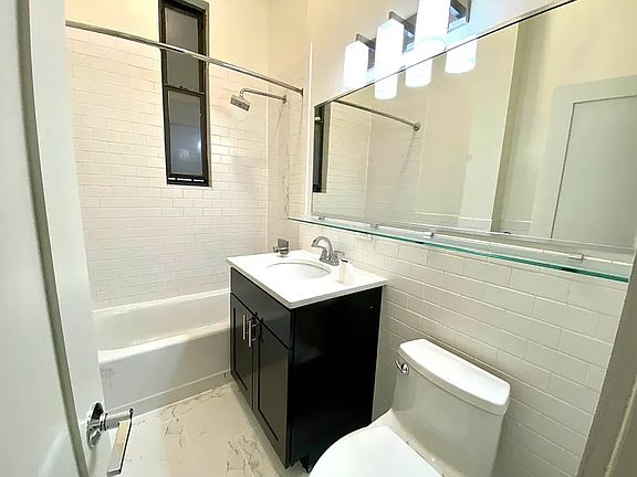 5th image of 202 W 83rd St APT 1R