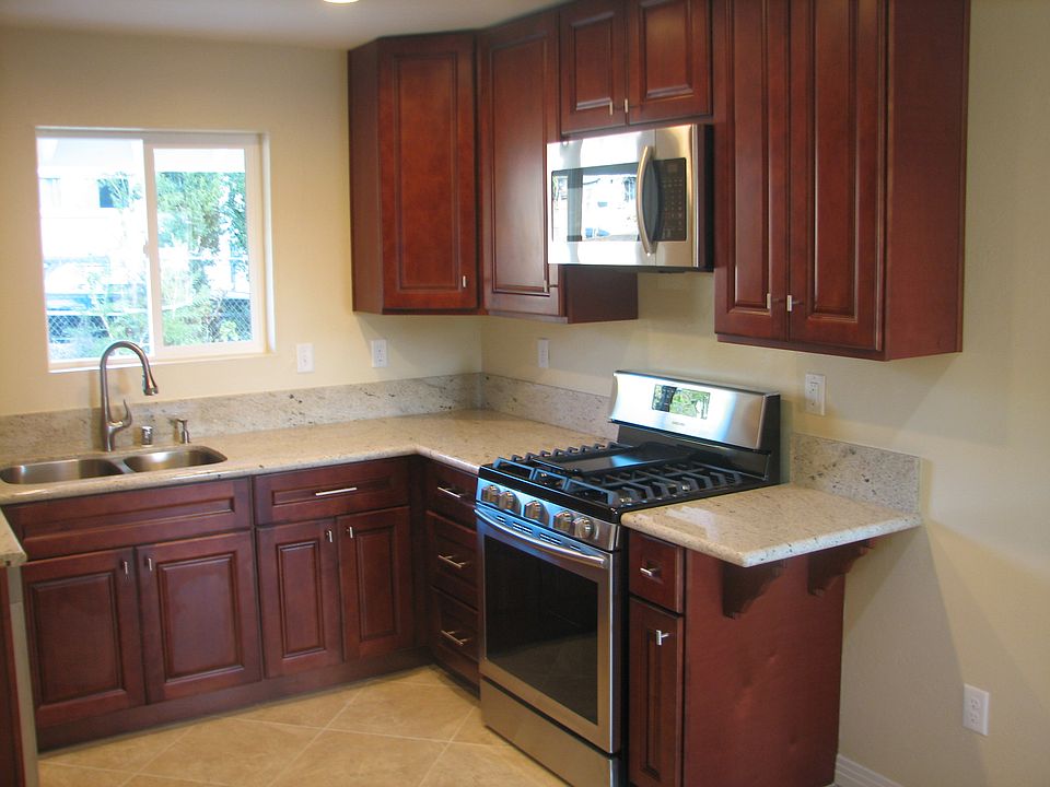 2nd image of 169-71 Walker Way