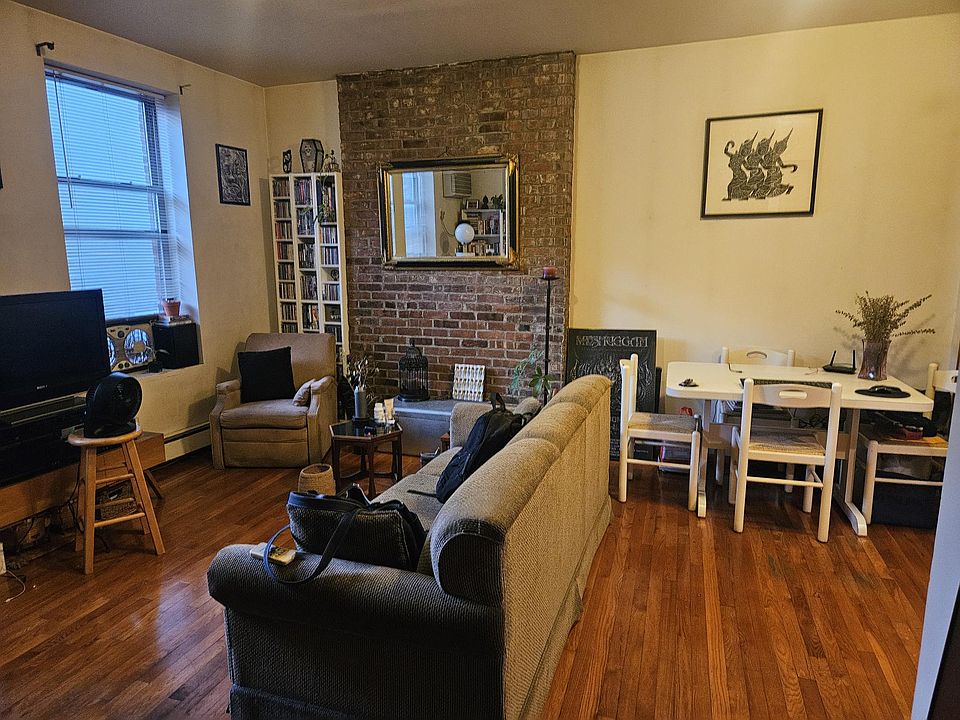 1st image of 280 Bedford Ave APT 2