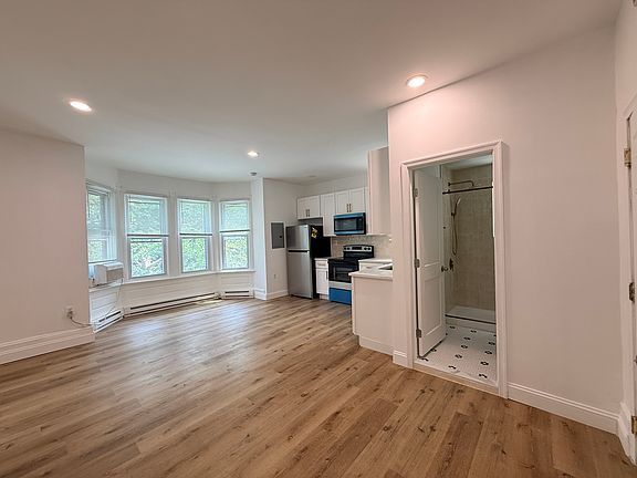 3rd image of 4517 Chester Ave #2F