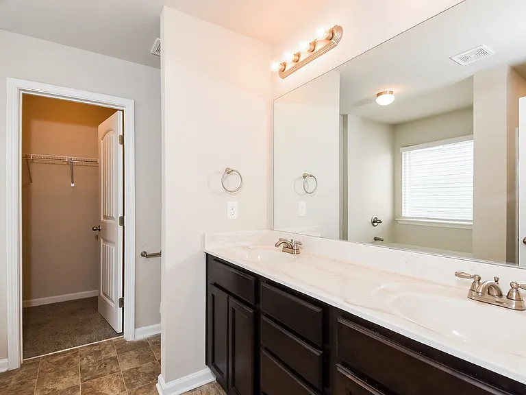 220 Foggy Creek Ln — Photo 10