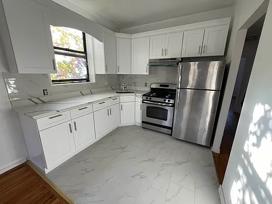 Rented by Voro, LLC | media 14